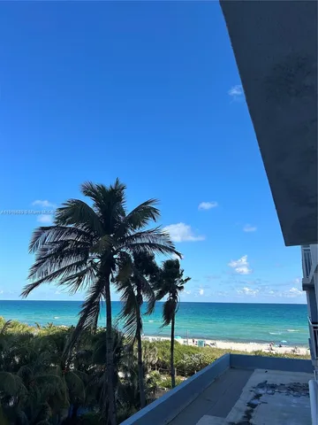 $2,200 | 6969 Collins Avenue, Unit 407, Miami Beach, FL 33141