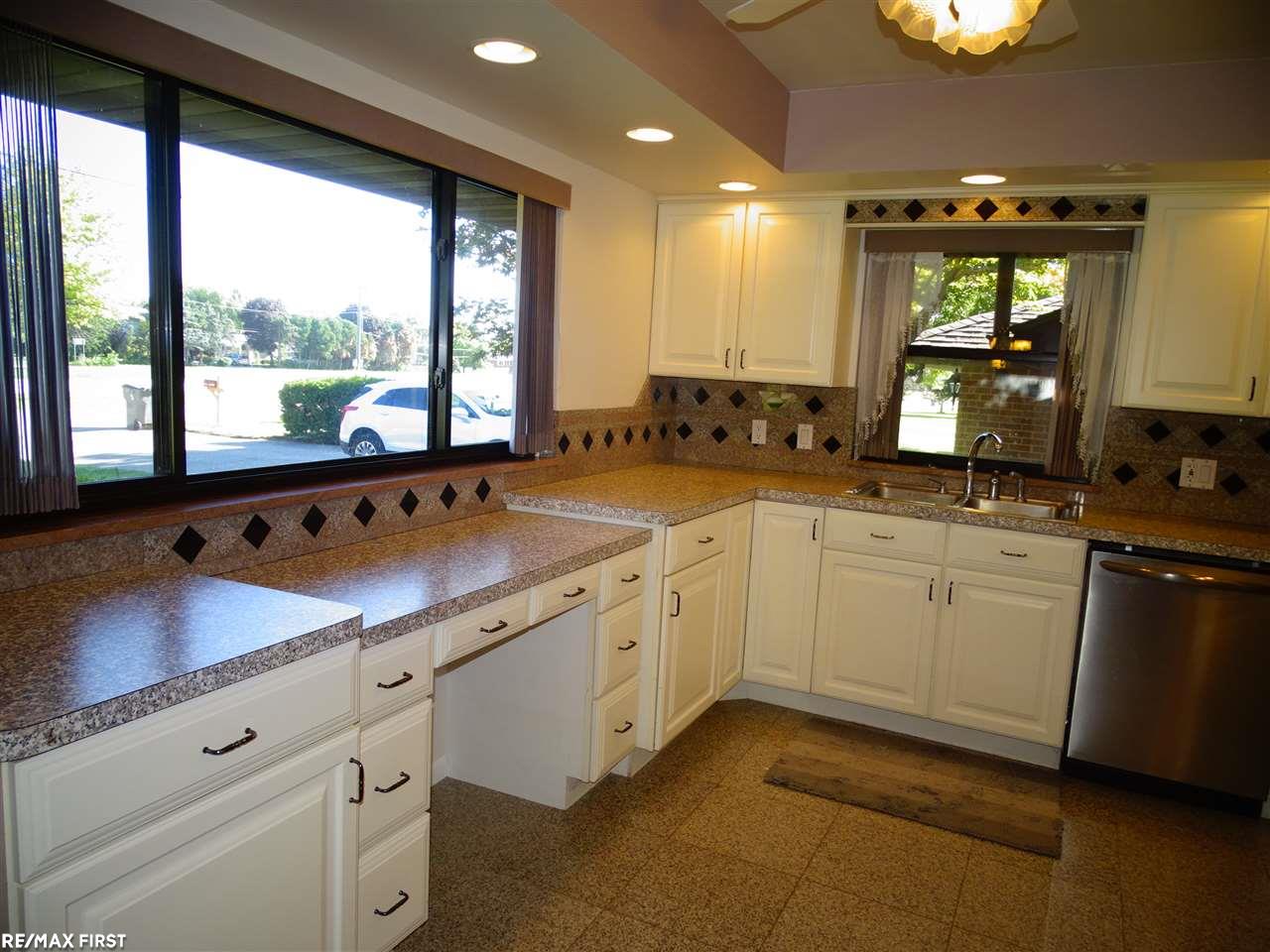 18362 South Nunneley Road Clinton Township, MI 48035 - Photo 8 of 24