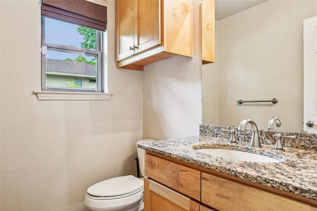 2121 Fairfax Road Denton, TX 76205 - Photo 27 of 40 Half Bathroom