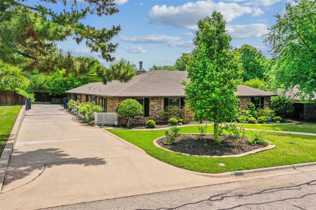 2121 Fairfax Road Denton, TX 76205 - Photo 3 of 40