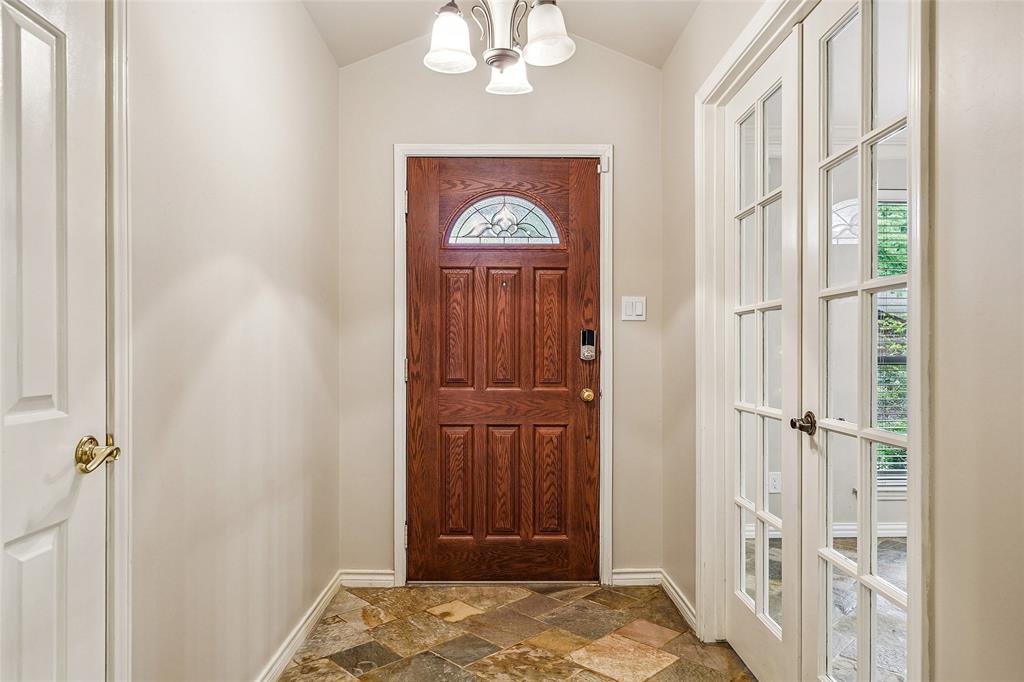 2121 Fairfax Road Denton, TX 76205 - Photo 4 of 40