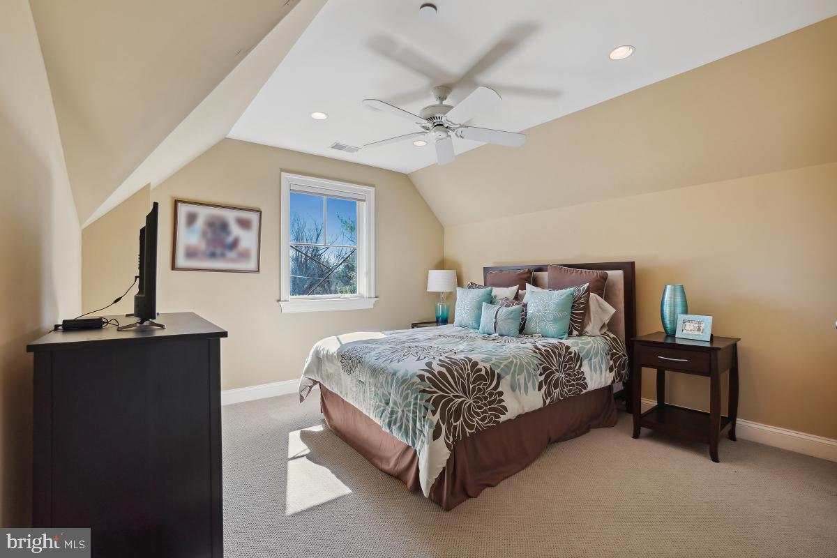 7804 Radnor Road Bethesda, MD 20817 - Photo 33 of 41 UPPER LVL2-- BEDROOM #5