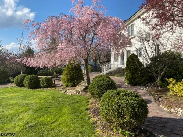 $1,795,000 | 57 Briarwood Drive East, Warren, NJ 07059