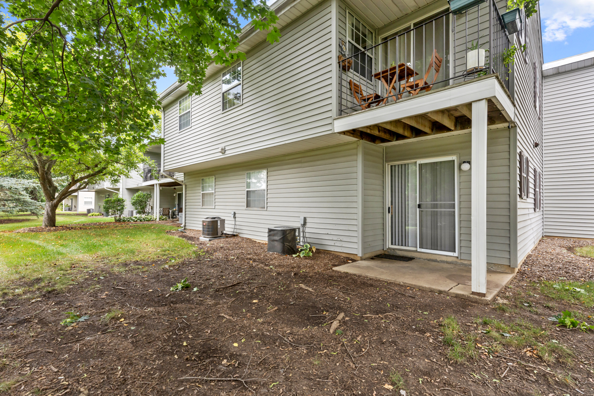 8 Gant Circle, Unit A Streamwood, IL 60107 - Photo 14 of 20 a view of a house with a yard