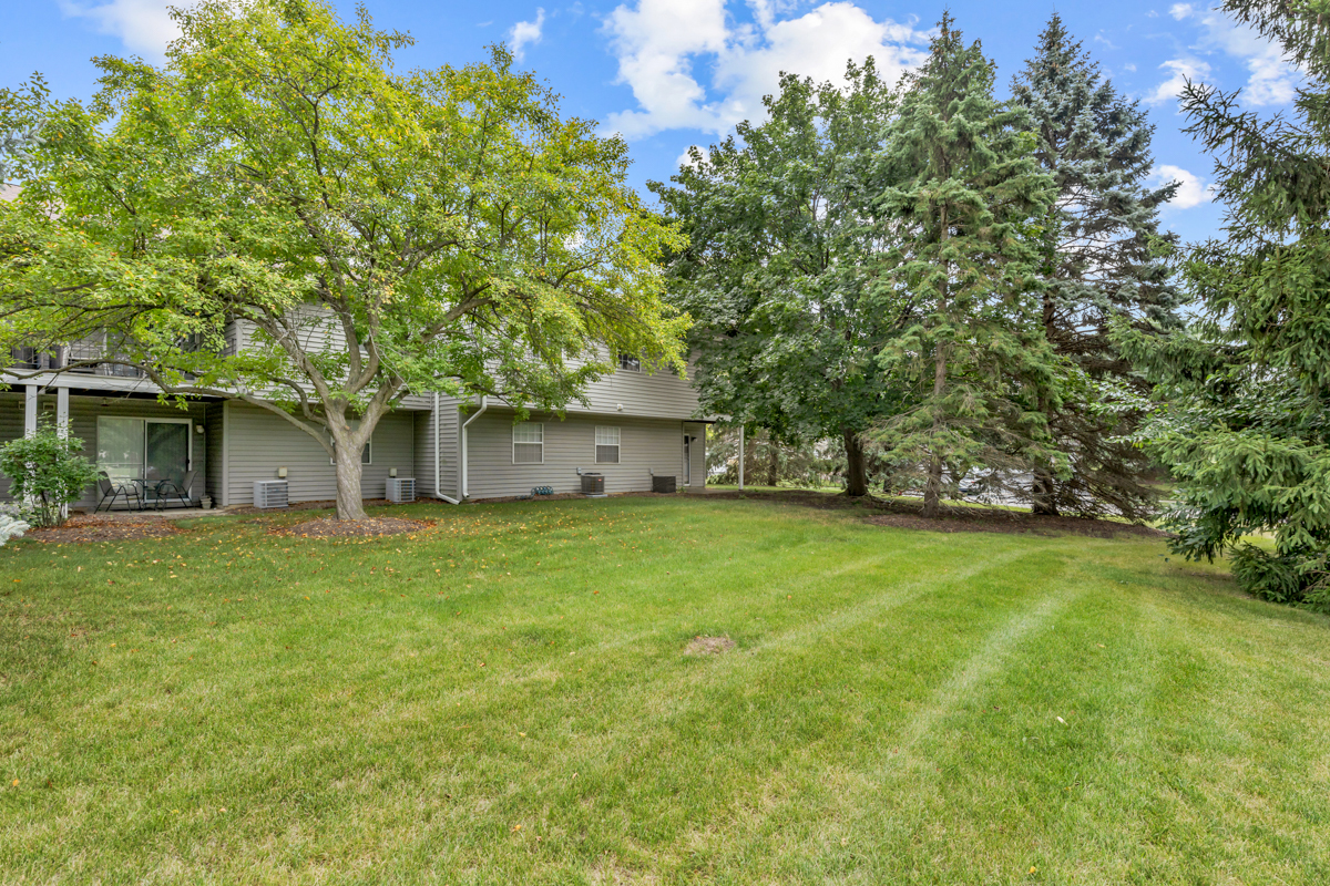 8 Gant Circle, Unit A Streamwood, IL 60107 - Photo 17 of 20 a view of a house with a yard