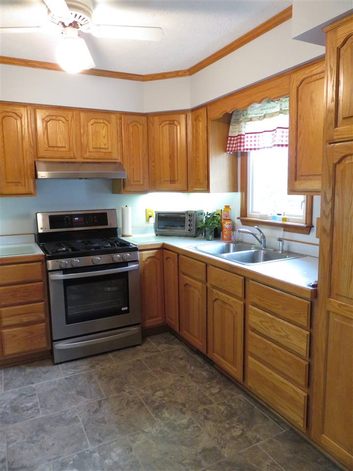 1623 Lansing Road Morrice, MI 48857 - Photo 3 of 29 31318743-2.JPG