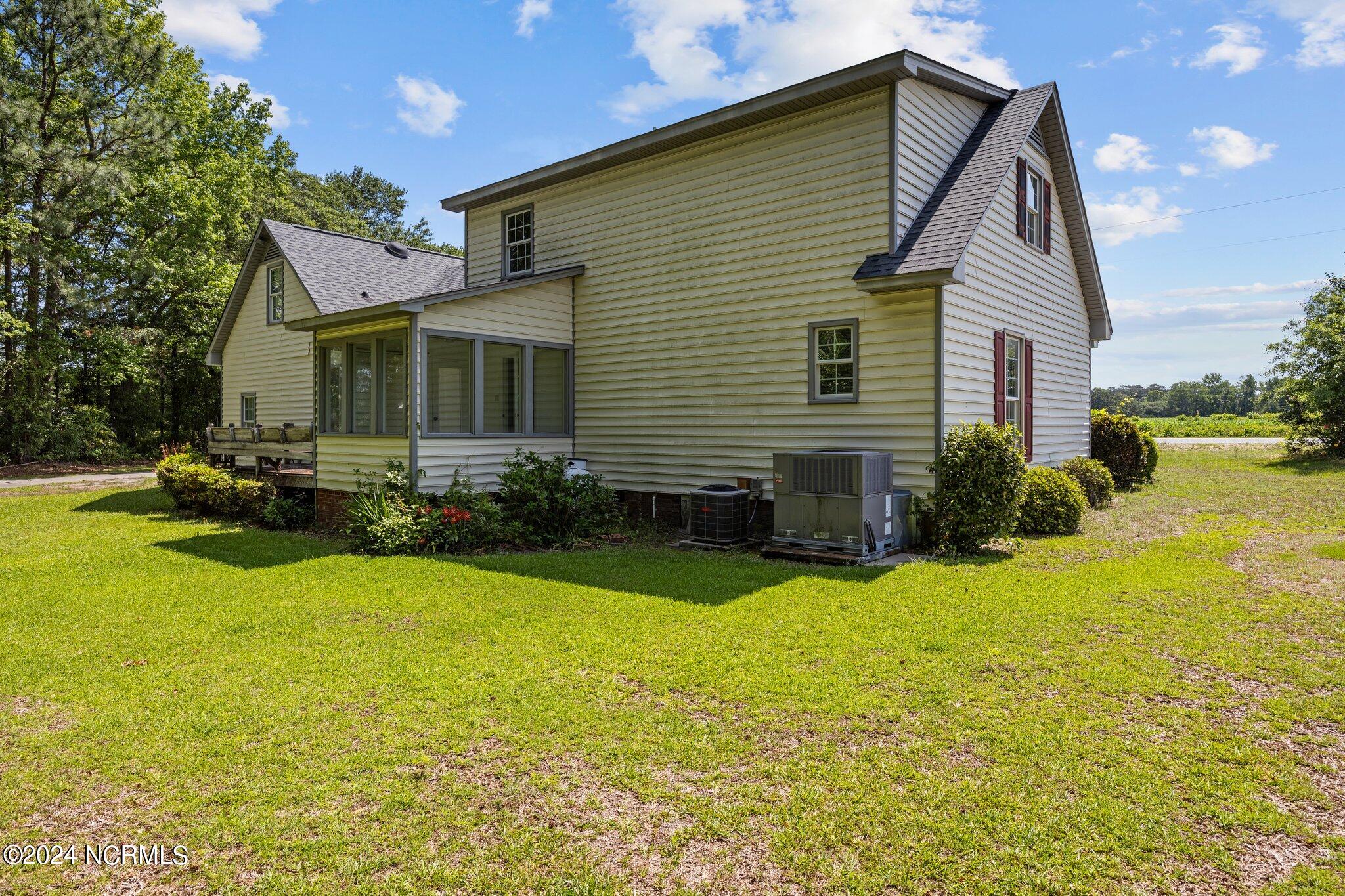 734 Jesse T Bryan Road Kinston, NC 28504 - Photo 3 of 49 41-web-or-mls-470A6344 - Copy