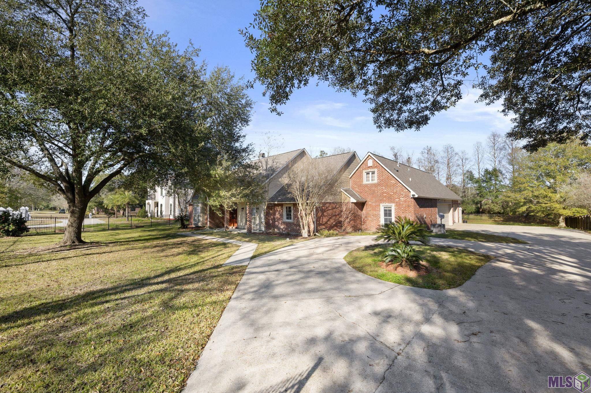 18616 Perkins Road Prairieville, LA 70769 - Photo 3 of 34