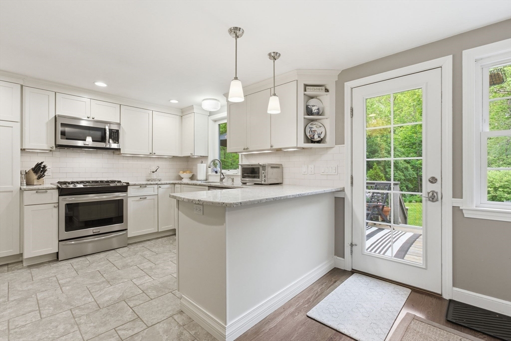 34 Brooksweld Road Canton, MA 02021 - Photo 11 of 37