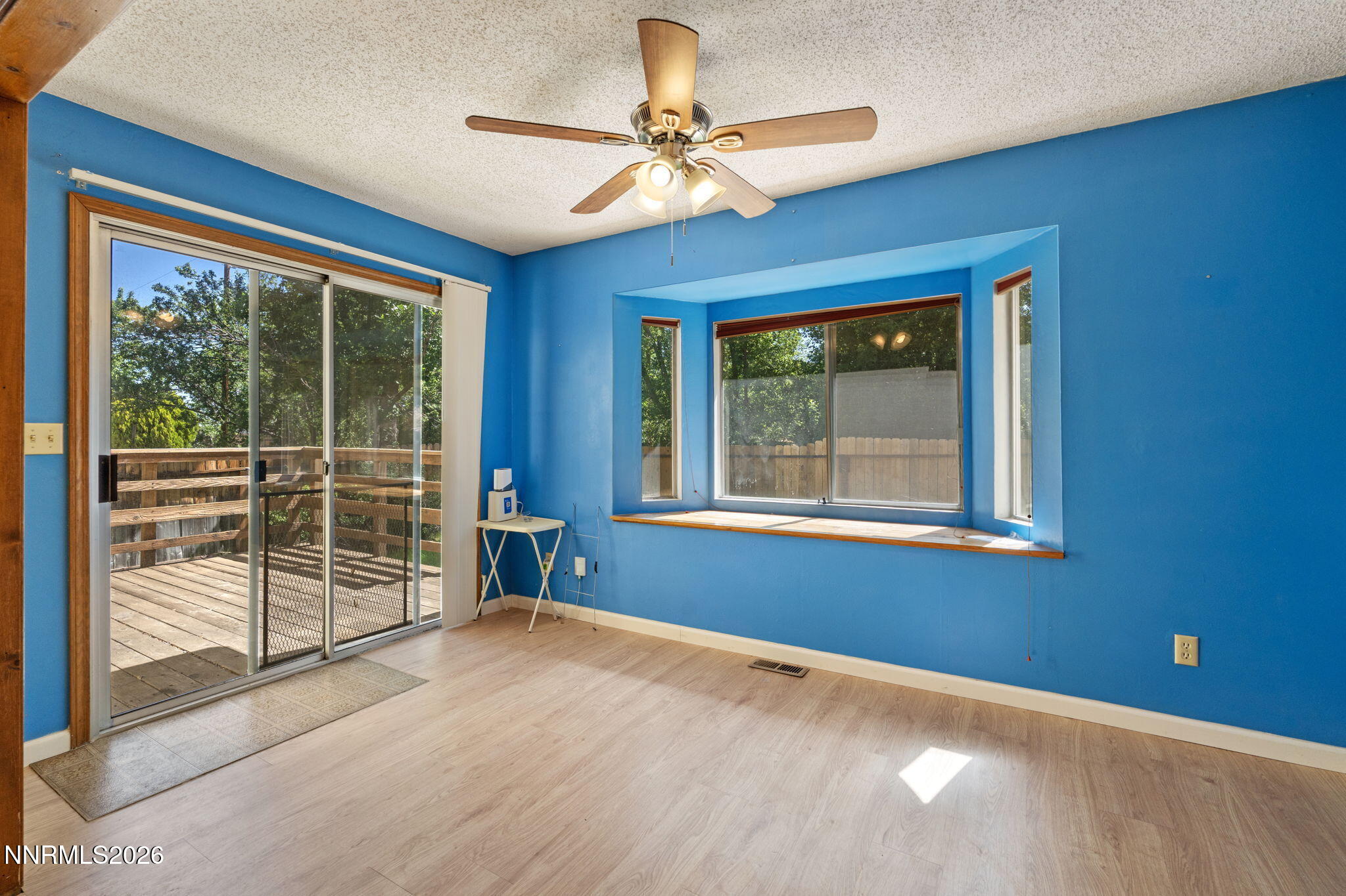 7720 Fowler Avenue Reno, NV 89506 - Photo 6 of 26 10-web-or-mls-DSC00563