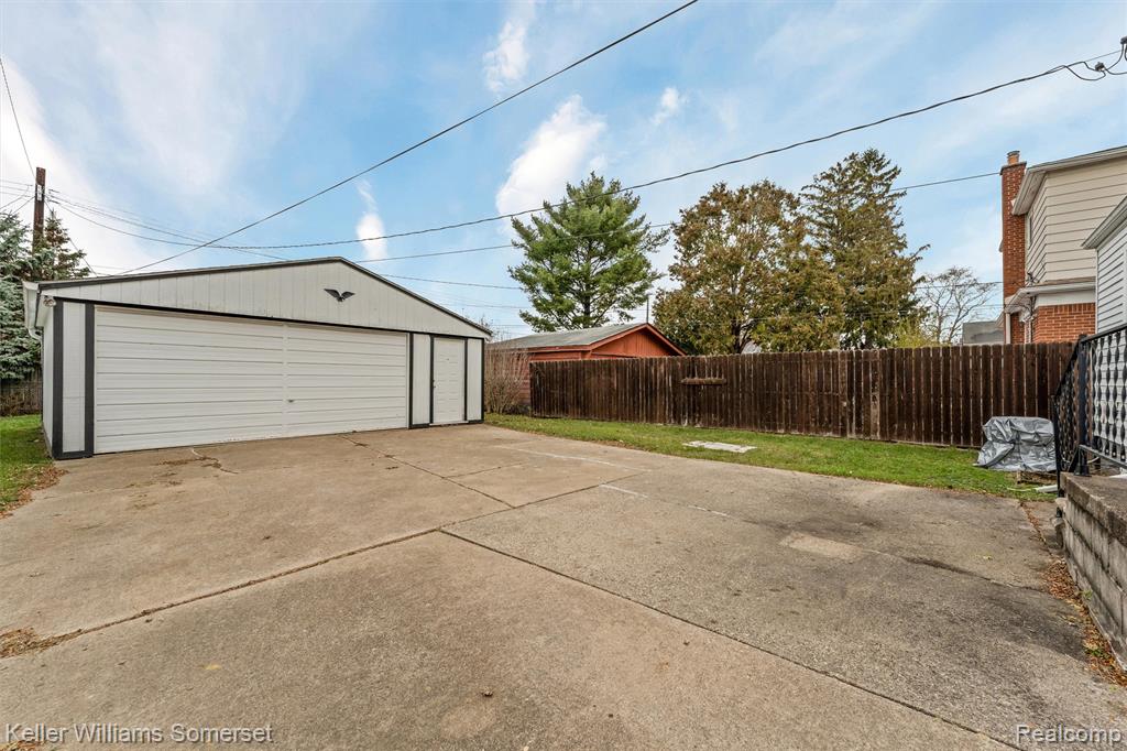 7263 Henry Street Center Line, MI 48015 - Photo 19 of 24