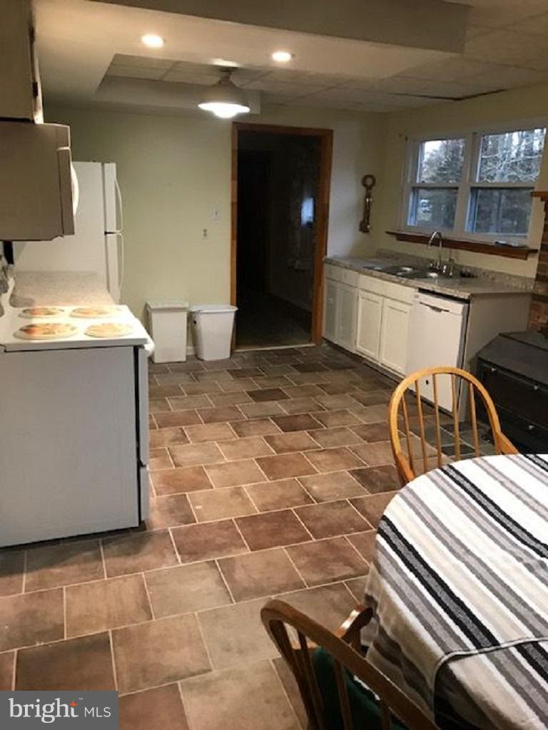 3115 Broomes Island Road Prince Frederick, MD 20678 - Photo 2 of 10 Kitchen
