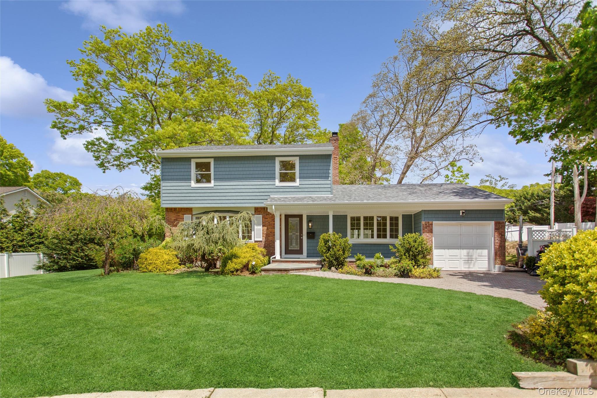 15 Locust Road Old Bethpage, NY 11804 - Photo 1 of 28
