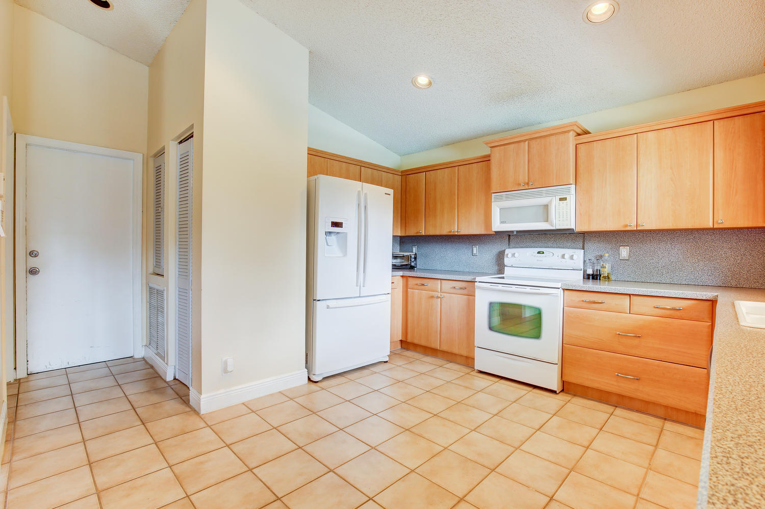 5590 Aspen Ridge Circle Delray Beach, FL 33484 - Photo 7 of 21 5590 Aspen Ridge Cir Delray-large-007-9-