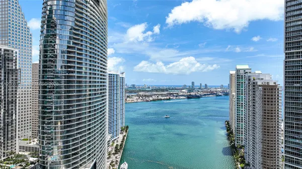 $4,500 | 77 Southeast 5th Street, Unit 1505, Miami, FL 33131