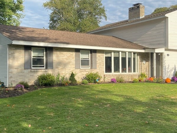 21 Randall Road Maynard, MA 01754 - Photo 2 of 26