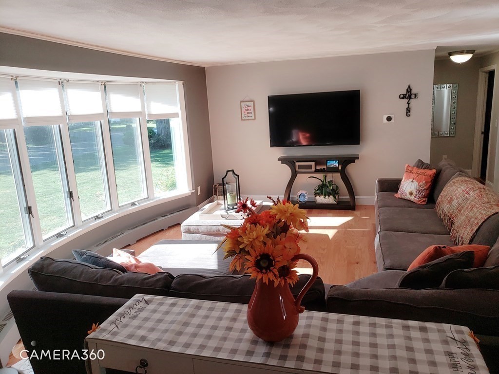 21 Randall Road Maynard, MA 01754 - Photo 5 of 26