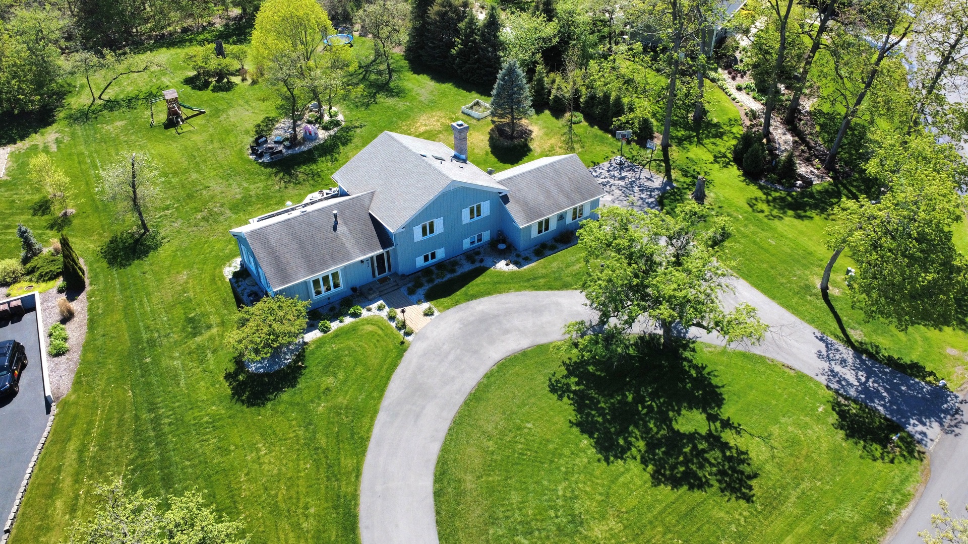 574 Aberdeen Road Frankfort, IL 60423 - Photo 1 of 37 an aerial view of a house with outdoor space and street view
