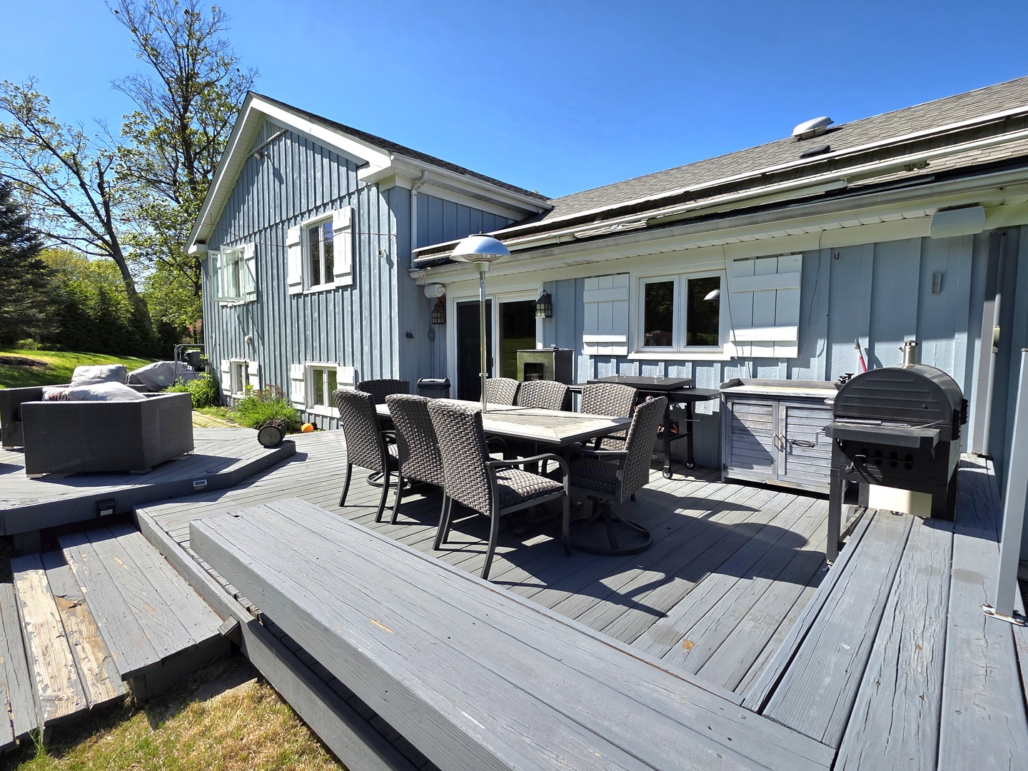 574 Aberdeen Road Frankfort, IL 60423 - Photo 30 of 37 a view of a patio with table and chairs