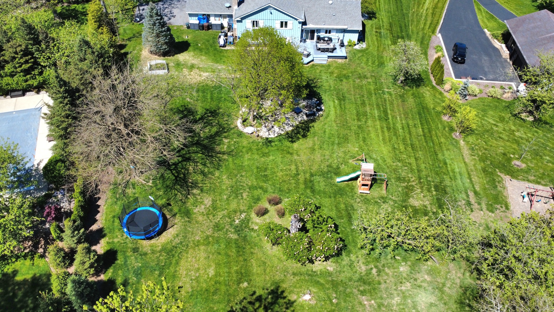 574 Aberdeen Road Frankfort, IL 60423 - Photo 3 of 37 an aerial view of a garden