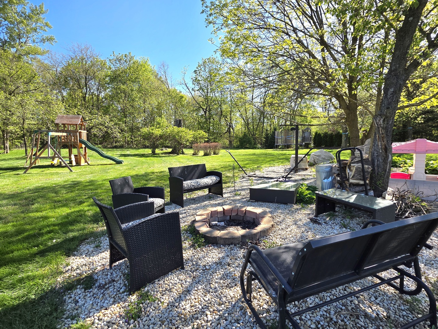 574 Aberdeen Road Frankfort, IL 60423 - Photo 31 of 37 a view of a backyard with sitting area and garden