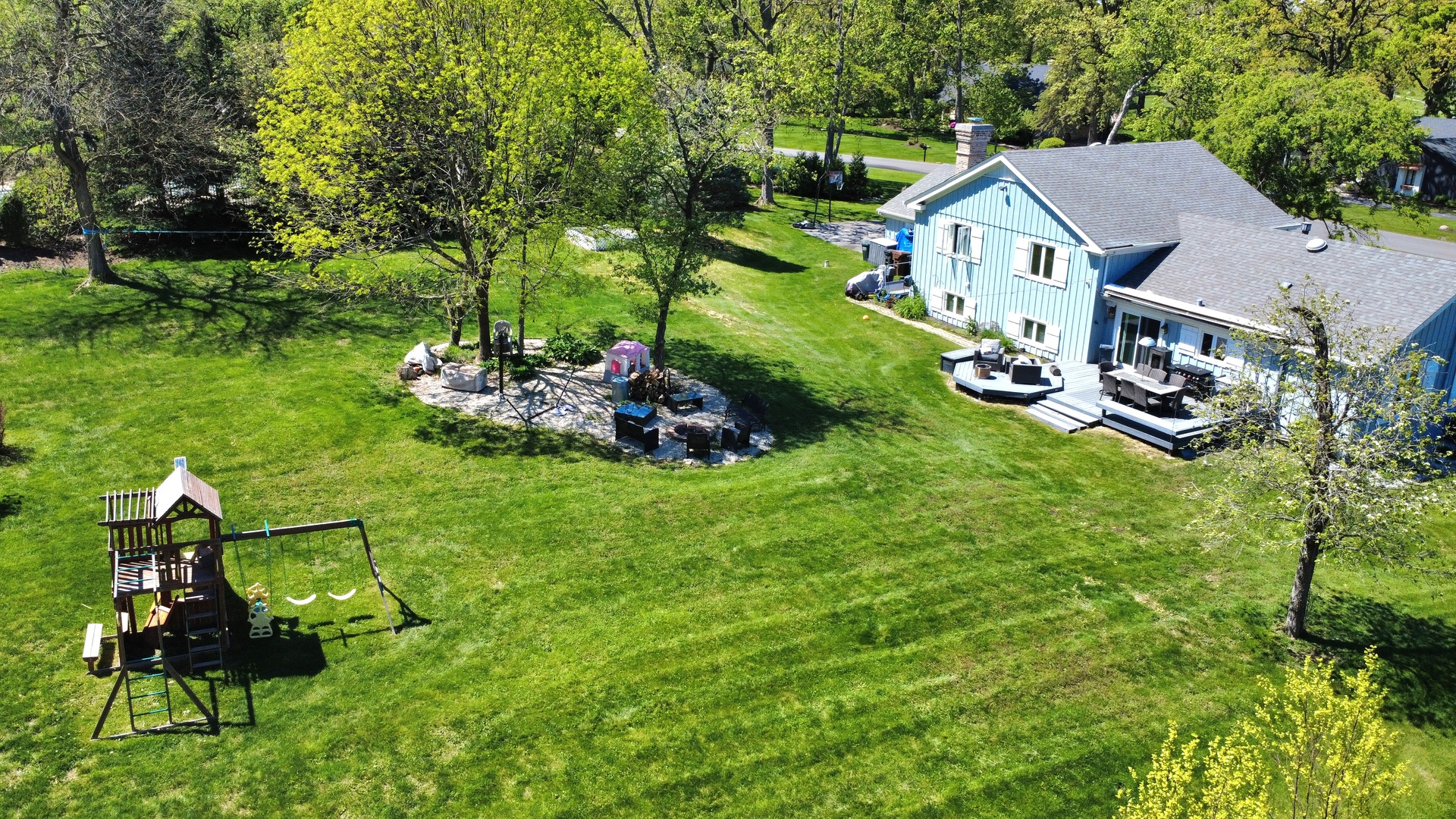 574 Aberdeen Road Frankfort, IL 60423 - Photo 32 of 37 a front view of a house with garden