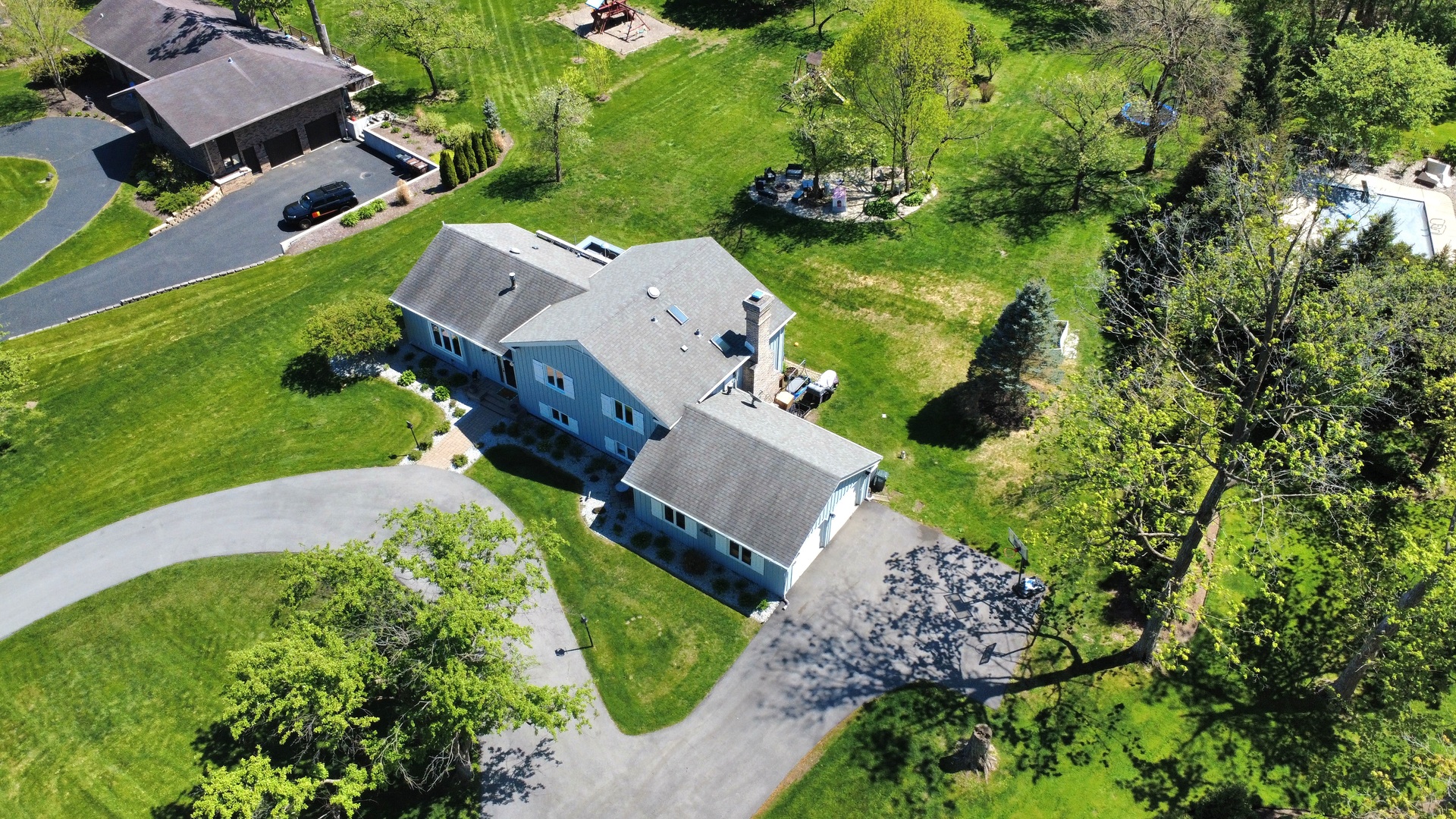 574 Aberdeen Road Frankfort, IL 60423 - Photo 35 of 37 an aerial view of a house with a garden