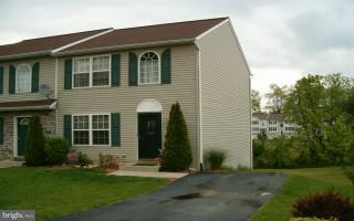 187 Riders Way, Unit 42 Lebanon, PA 17042 - Photo 3 of 4 Gallery Image 3