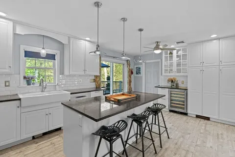 $845,000 | 5 Nottingham Way, Freetown, MA 02702