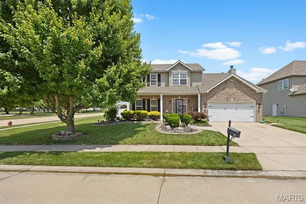 $535,000 | 1 East Picketts Crossing, Edwardsville, IL 62025