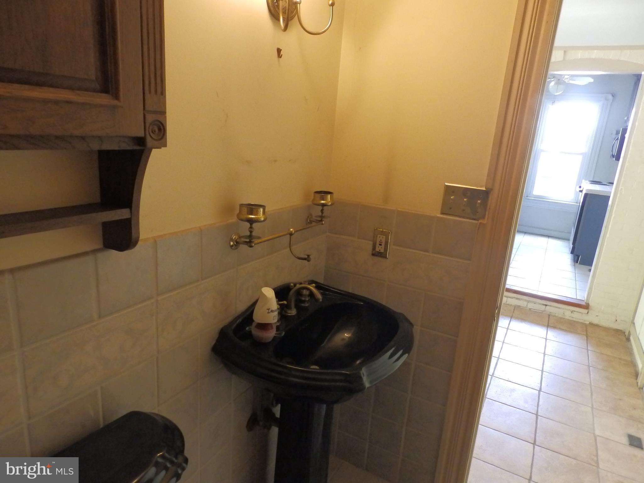 3847 Maple Grove Road Manchester, MD 21102 - Photo 33 of 57 Main Level Bath - View 2