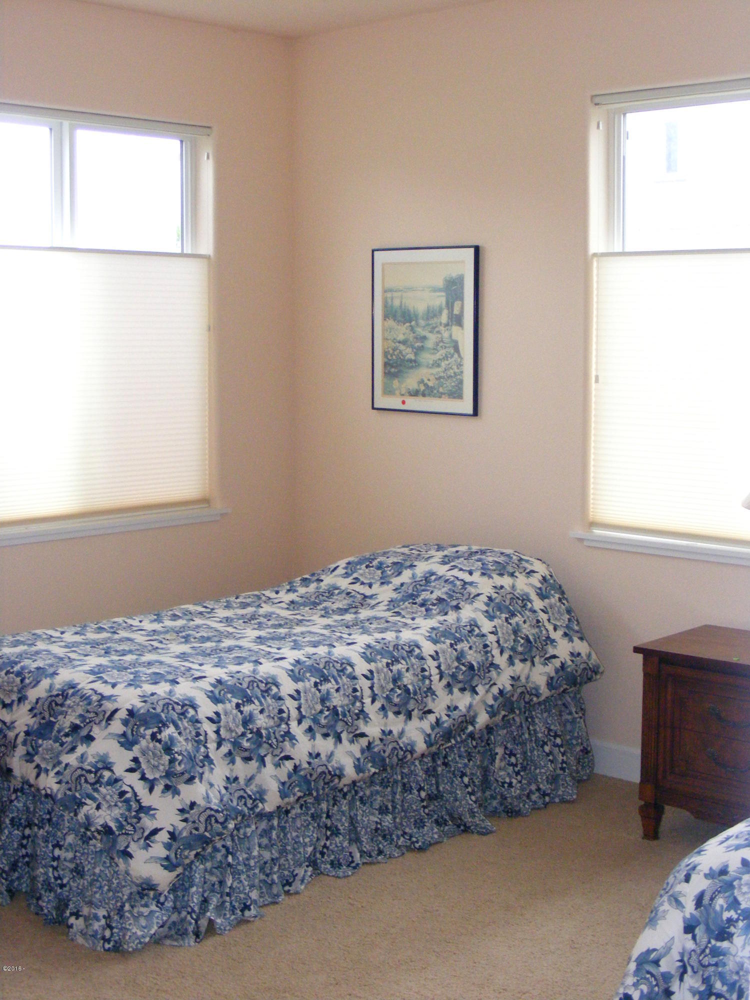 135 Southwest 26th Street Newport, OR 97366 - Photo 14 of 35 BR 2