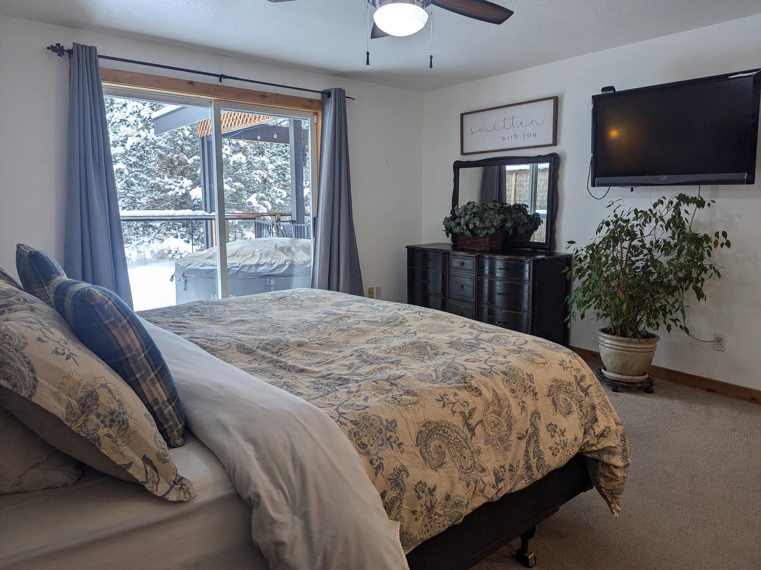 340 North Rope Place Sisters, OR 97759 - Photo 9 of 24 Primary Bed 3