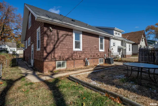 $115,000 | 804 West Meadows Place, Peoria, IL 61604