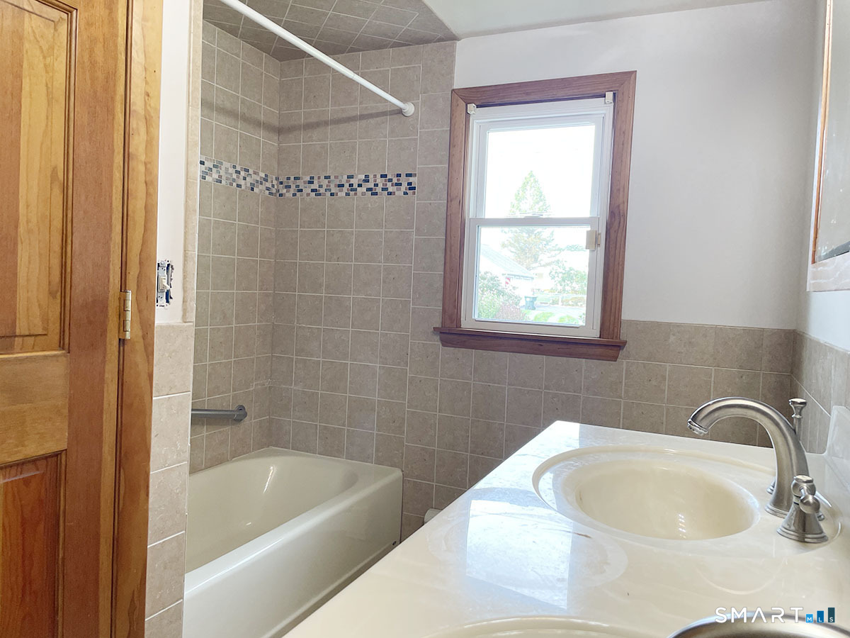 6 Colonial Drive Prospect, CT 06712 - Photo 17 of 29 Gallery Image 17