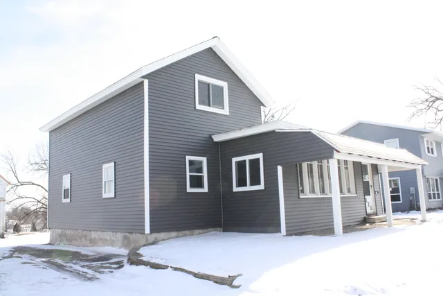 $139,900 | 370 North Main Street, Juneau, WI 53039