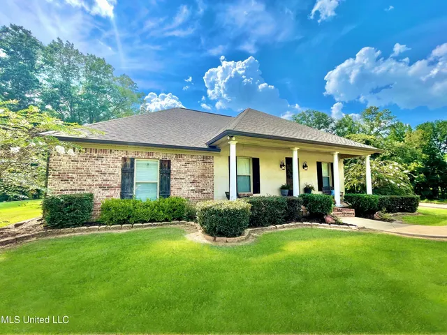 $489,900 | 10365 Dry Grove Road, Raymond, MS 39154