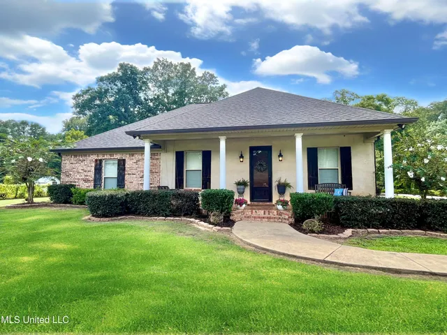 $489,900 | 10365 Dry Grove Road, Raymond, MS 39154