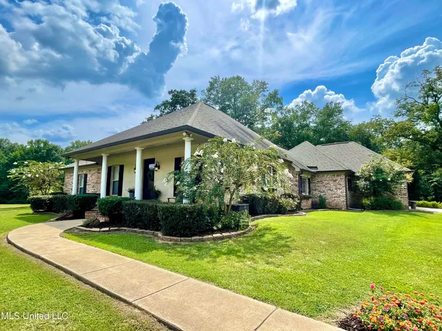 $489,900 | 10365 Dry Grove Road, Raymond, MS 39154