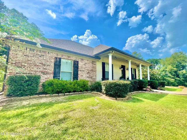 $489,900 | 10365 Dry Grove Road, Raymond, MS 39154