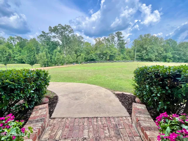 $489,900 | 10365 Dry Grove Road, Raymond, MS 39154