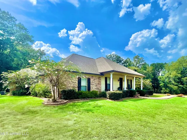 $489,900 | 10365 Dry Grove Road, Raymond, MS 39154
