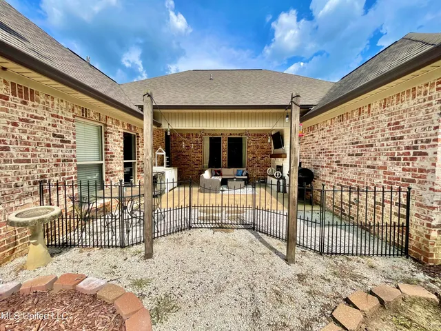 $489,900 | 10365 Dry Grove Road, Raymond, MS 39154