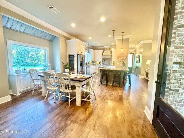 $489,900 | 10365 Dry Grove Road, Raymond, MS 39154