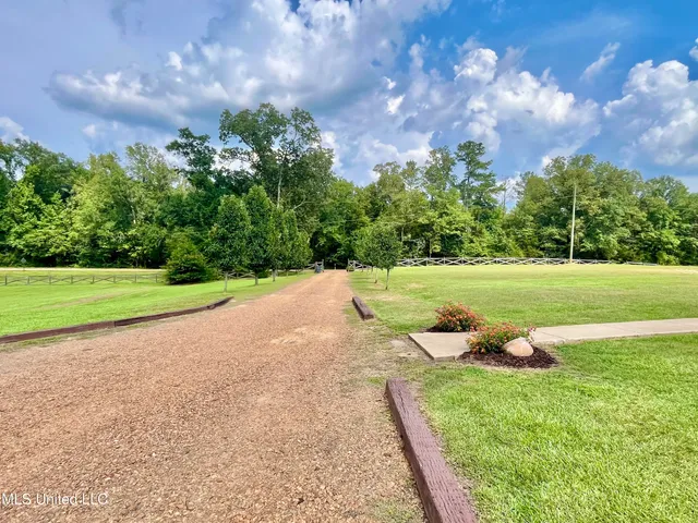 $489,900 | 10365 Dry Grove Road, Raymond, MS 39154
