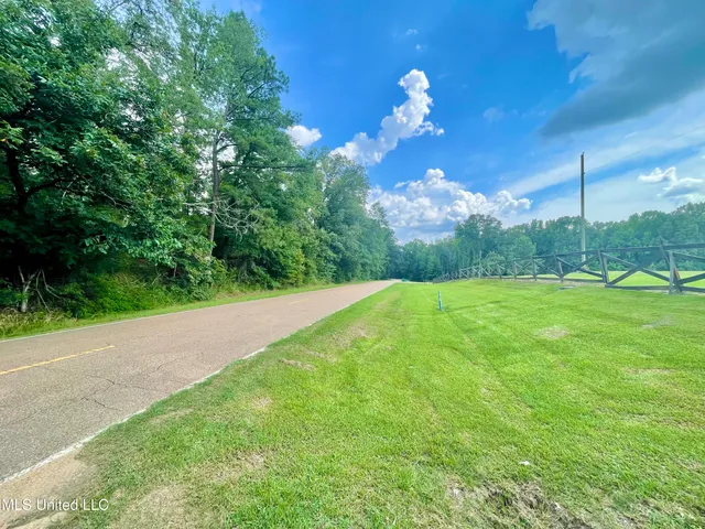 $489,900 | 10365 Dry Grove Road, Raymond, MS 39154