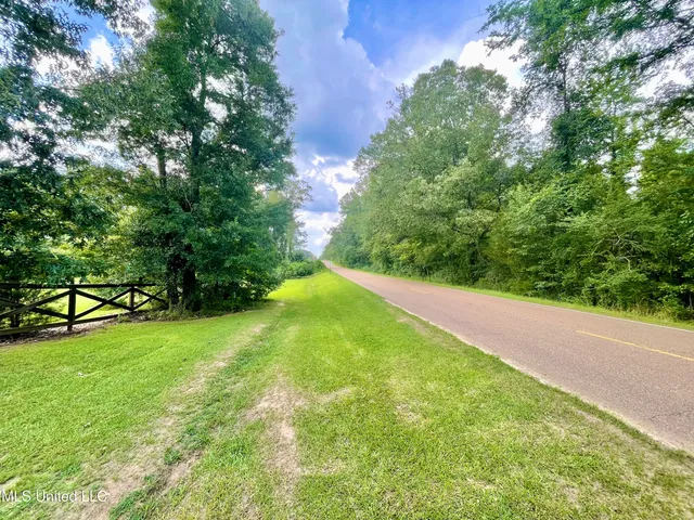 $489,900 | 10365 Dry Grove Road, Raymond, MS 39154
