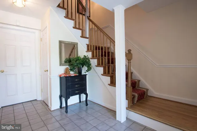 a view of entryway and hall