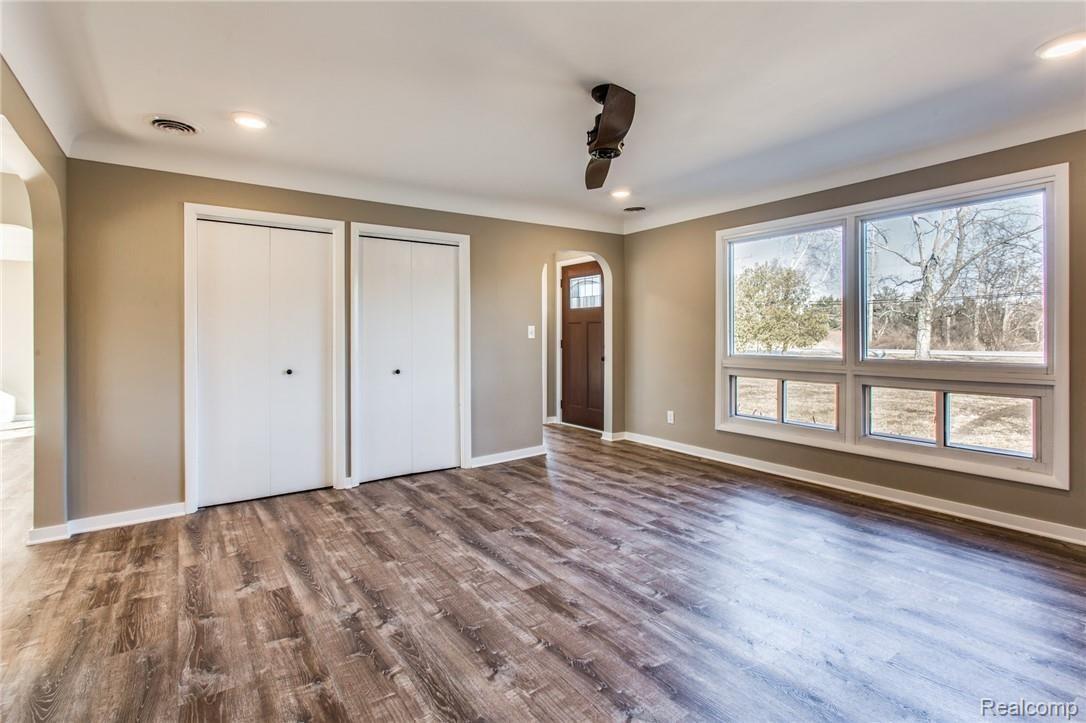 6710 Lakeshore Road Lexington, MI 48450 - Photo 22 of 31 6710 Lakeshore Rd-21.JPG