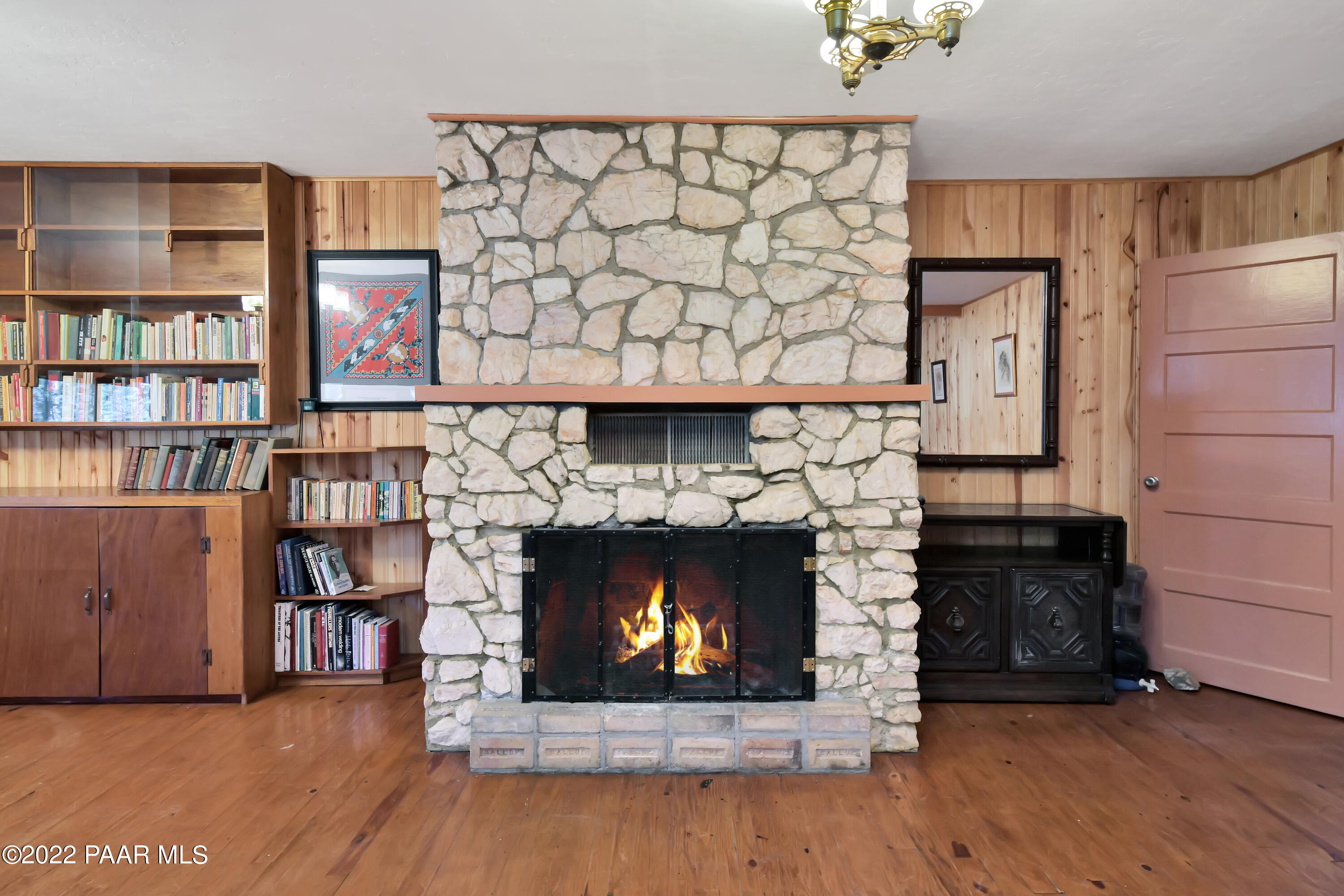 1509 West Turkey Track Road Prescott, AZ 86303 - Photo 7 of 58 Quartz Fireplace